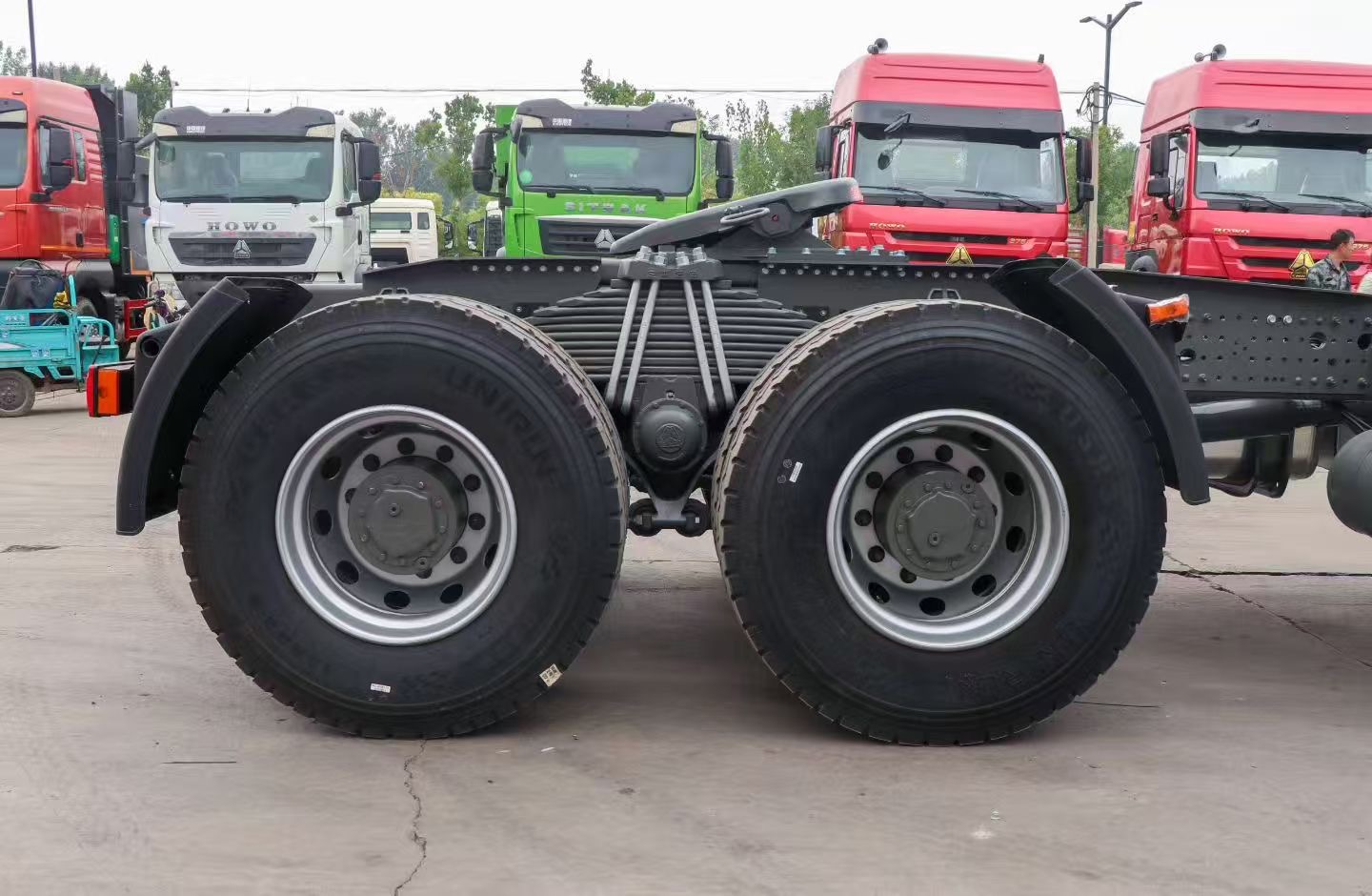 HOWO Tractor Unit - Image 9