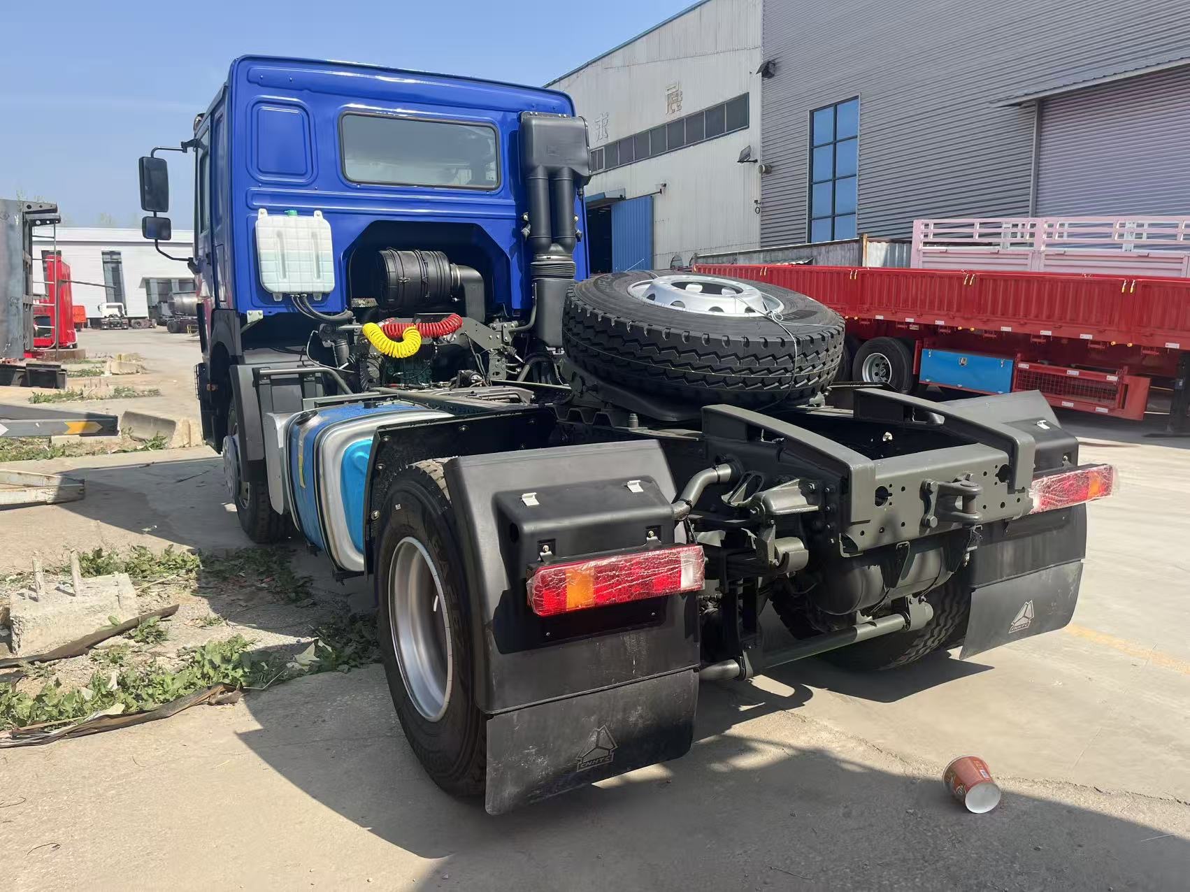 HOWO Tractor Unit - Image 12