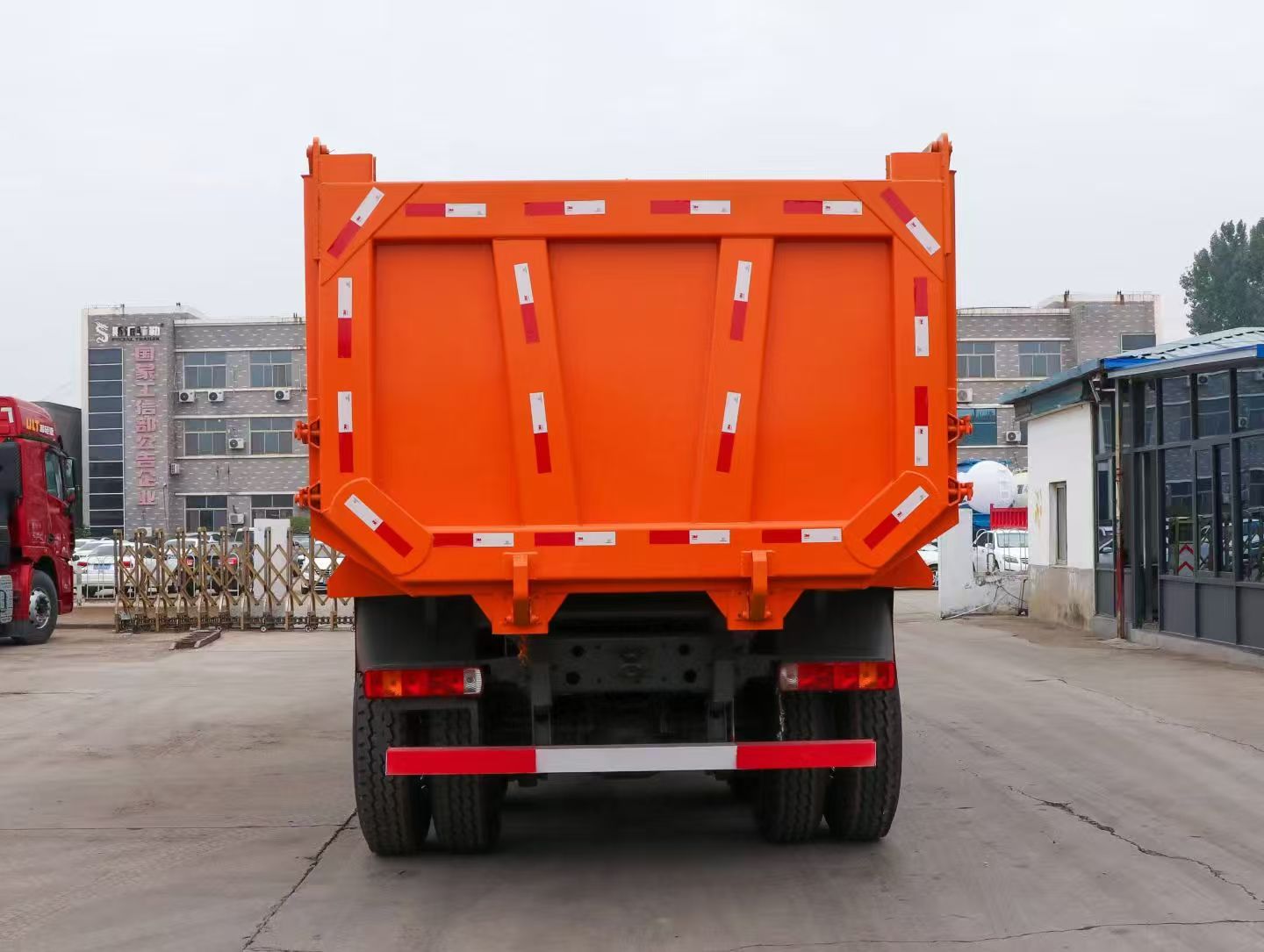 HOWO Dump Truck - Image 8