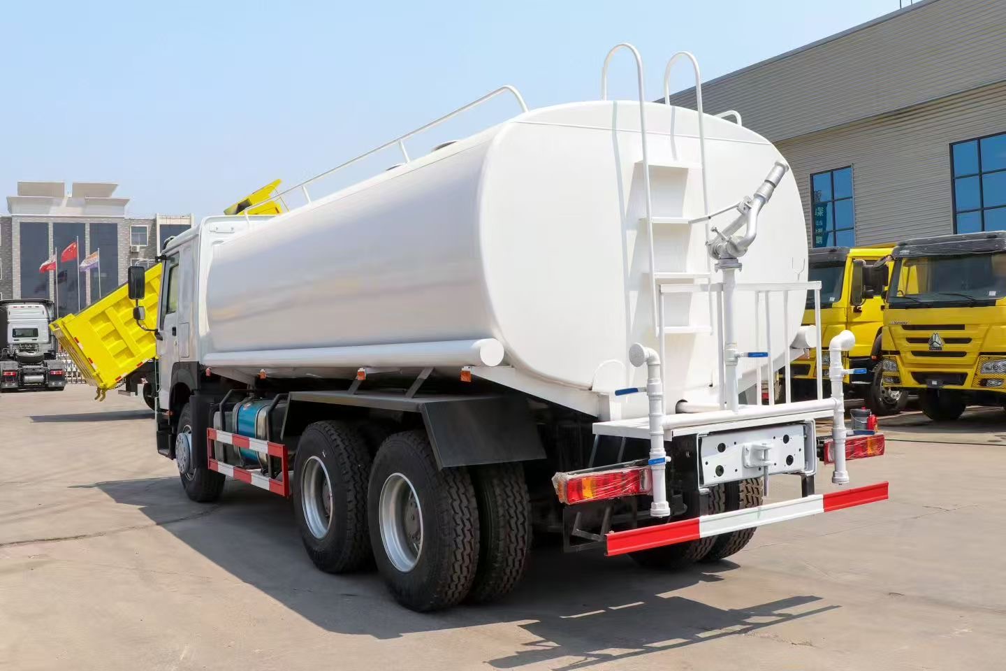 Sprinkler Truck - Image 6