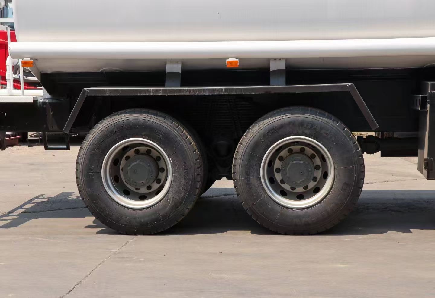 Sprinkler Truck - Image 5
