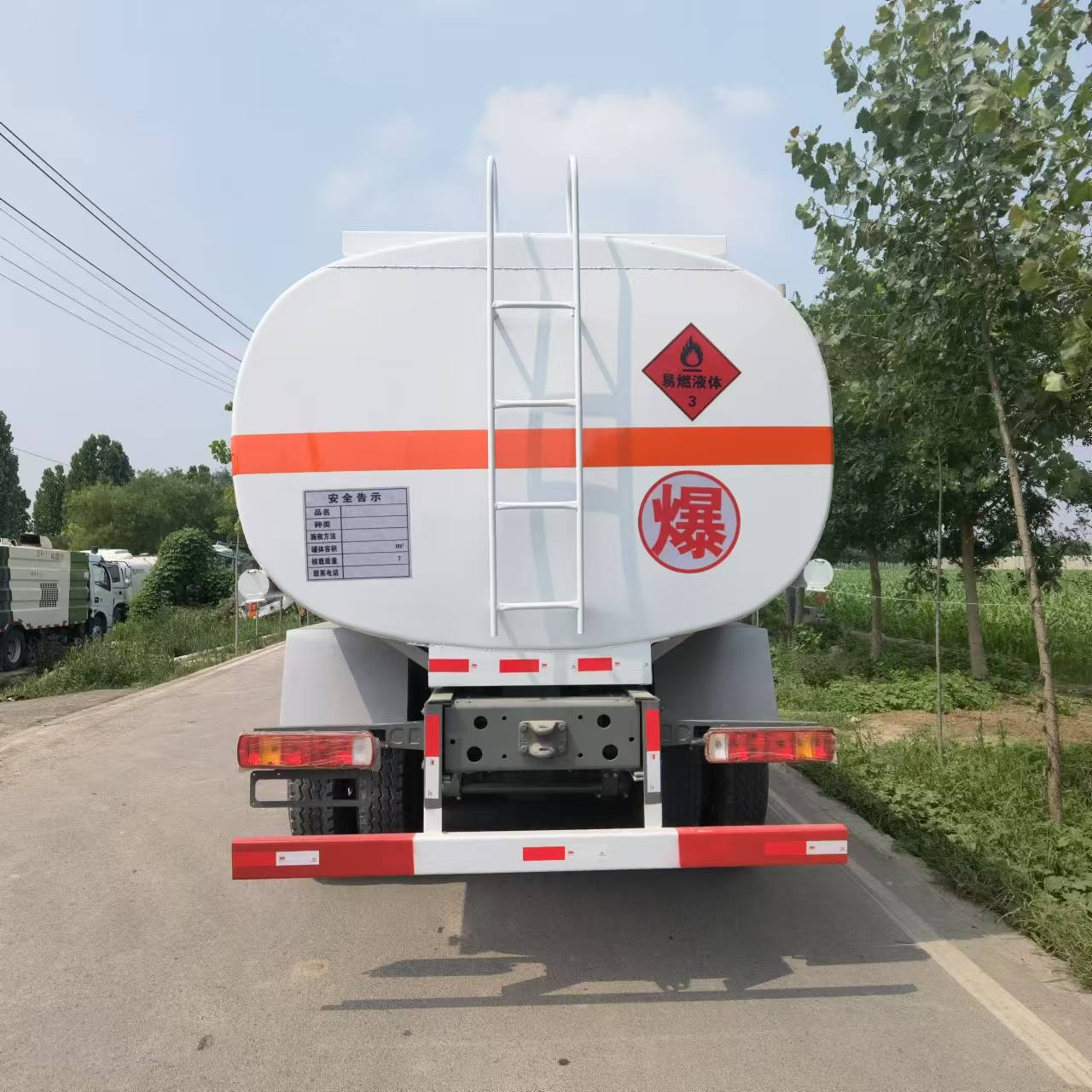 Fuel Tank Truck - Image 5