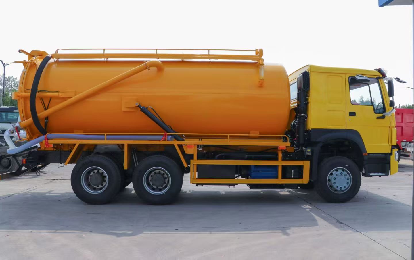 Sewage Suction Truck - Image 4